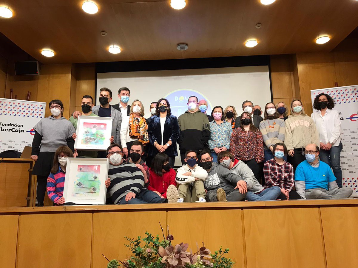 Muchas gracias al Gobierno de La Rioja y al Ayuntamiento de Logroño por brindarnos su apoyo y acompañarnos en este día que es el más especial del año para toda esta gran familia que formamos Arsido <a href="/ConchaAndreu/">Concha Andreu ❤️🤍💚💛</a> <a href="/aytologrono/">Ayuntamiento Logroño</a> @gobiernodelarioja <a href="/pablohermoso/">Pablo H de Mendoza</a> #graciasportanto