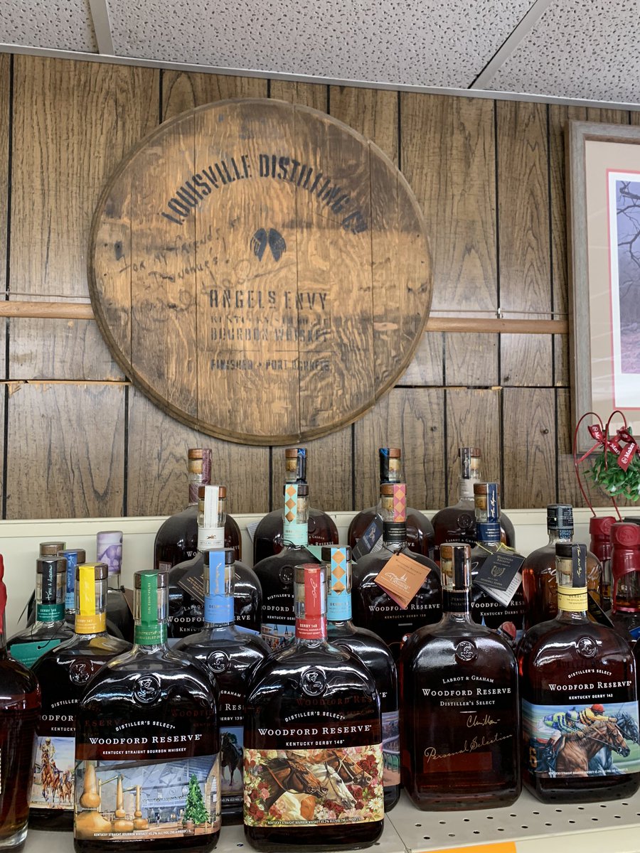 TheDonohues's tweet photo. @TheDonohues  got this years limited edition @WoodfordReserve 148th Kentucky Derby edition bottle added to the collection! 🐴🥃🌹 https://t.co/STsPzoIZfs
