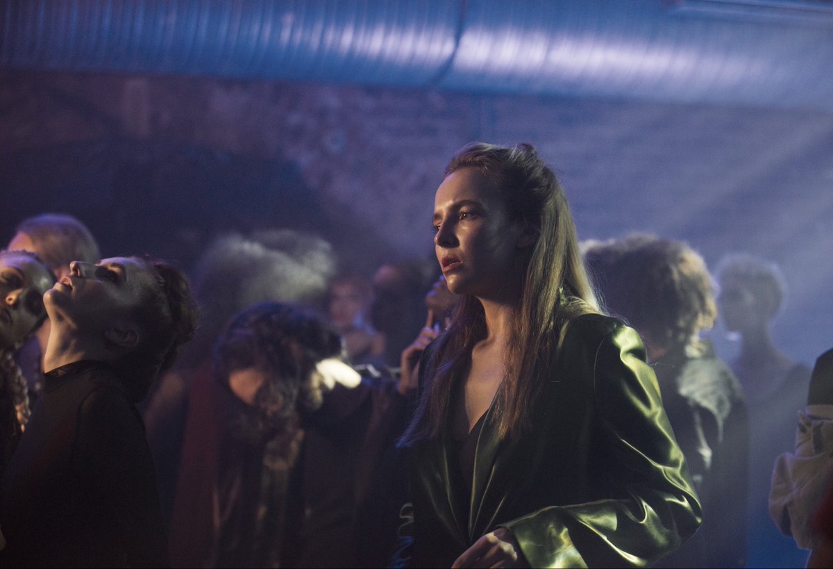Killingeveandme's tweet photo. In 20 days time I’m supposed to say goodbye to my comfort character 🥺 https://t.co/vnFiH8Puba