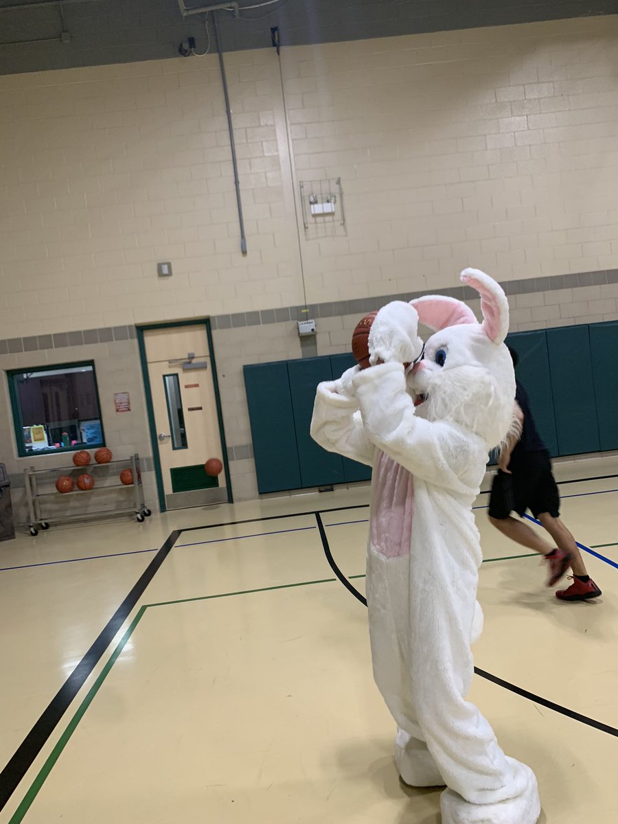 LeydenTwpRec's tweet photo. A friend of ours stopped by today at the Community Center! We hope youโll come to visit him at this yearโs FREE Bunny Brunch #Eggstravaganza!
๐ Sat. 4/9
๐ฐ 11am - 2pm
๐Westdale Park
#hippityhop #easter #bunny #bunnybrunch #egghunt #weareleyden #leydenpride #ilparks https://t.co/VKZ1Adk5sT