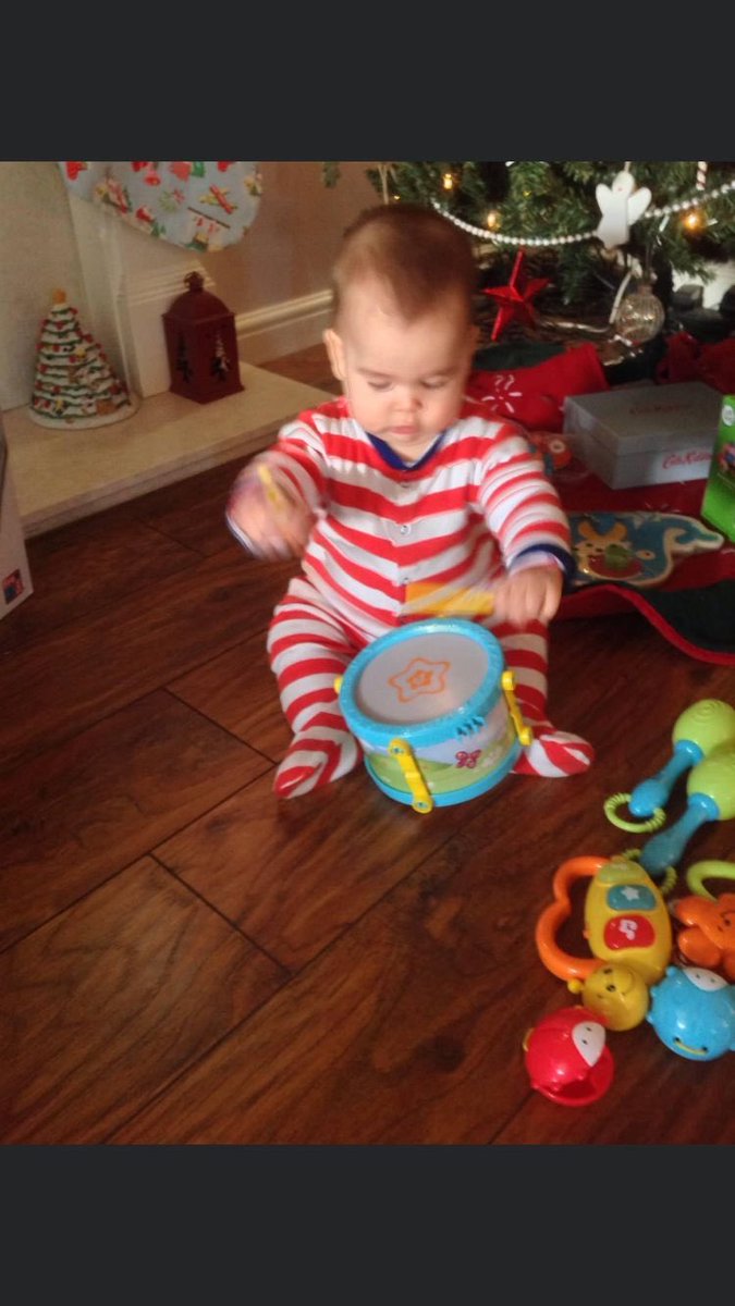 LED_DRUMMER's tweet photo. @Southfield4S Not bad for a guitarist is he! He started early…… https://t.co/wjuJju1n1k