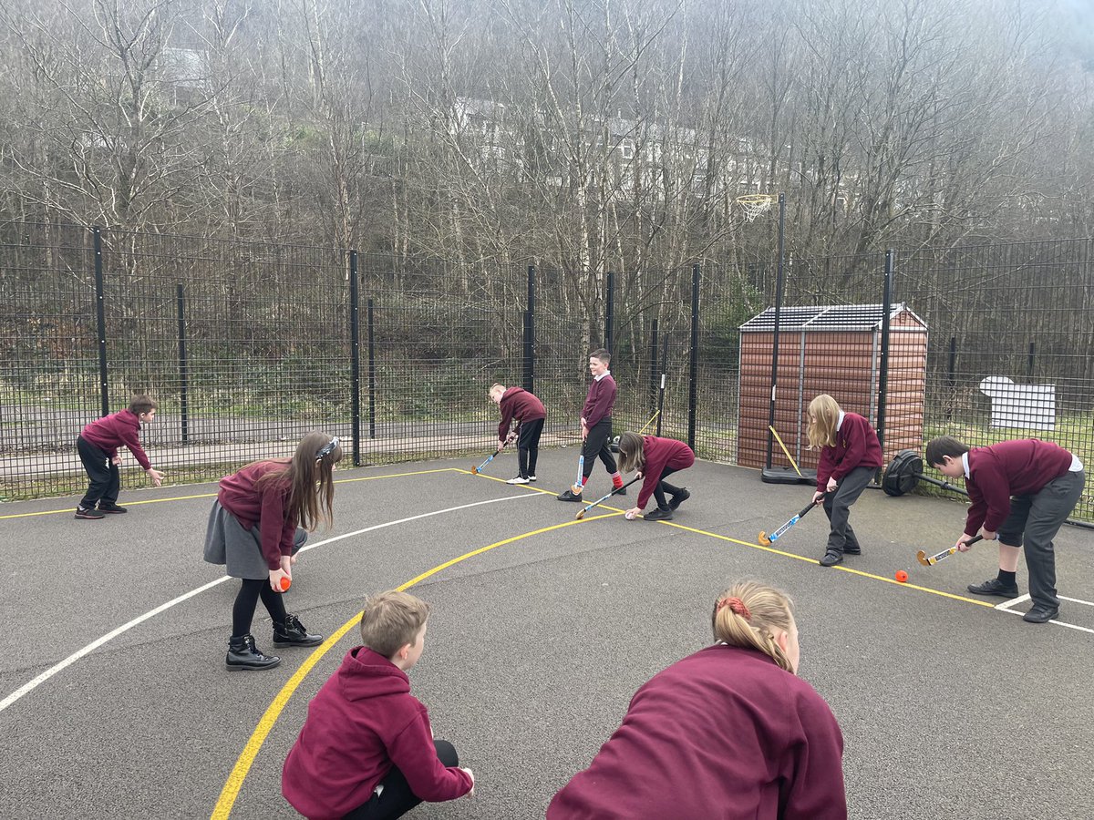 ALSportDev's tweet photo. Another great day of @HockeyWales taster sessions 🏑 in preparation for our Primary School Festival next month! Two excellent tasters with @WillowtownPri and @ALCSixBells! Well done everyone! #HockeyMondays https://t.co/DnJClQPc2N