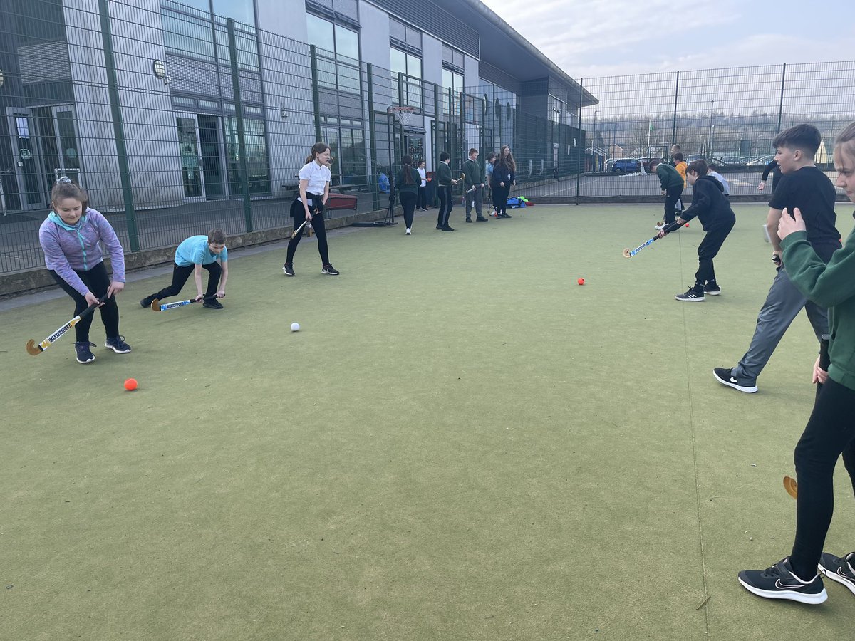 ALSportDev's tweet photo. Another great day of @HockeyWales taster sessions 🏑 in preparation for our Primary School Festival next month! Two excellent tasters with @WillowtownPri and @ALCSixBells! Well done everyone! #HockeyMondays https://t.co/DnJClQPc2N