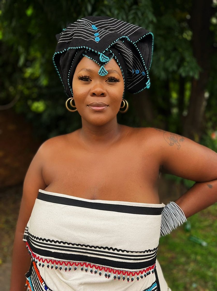 zikhonasodlaka's tweet image. uJambase omhle.