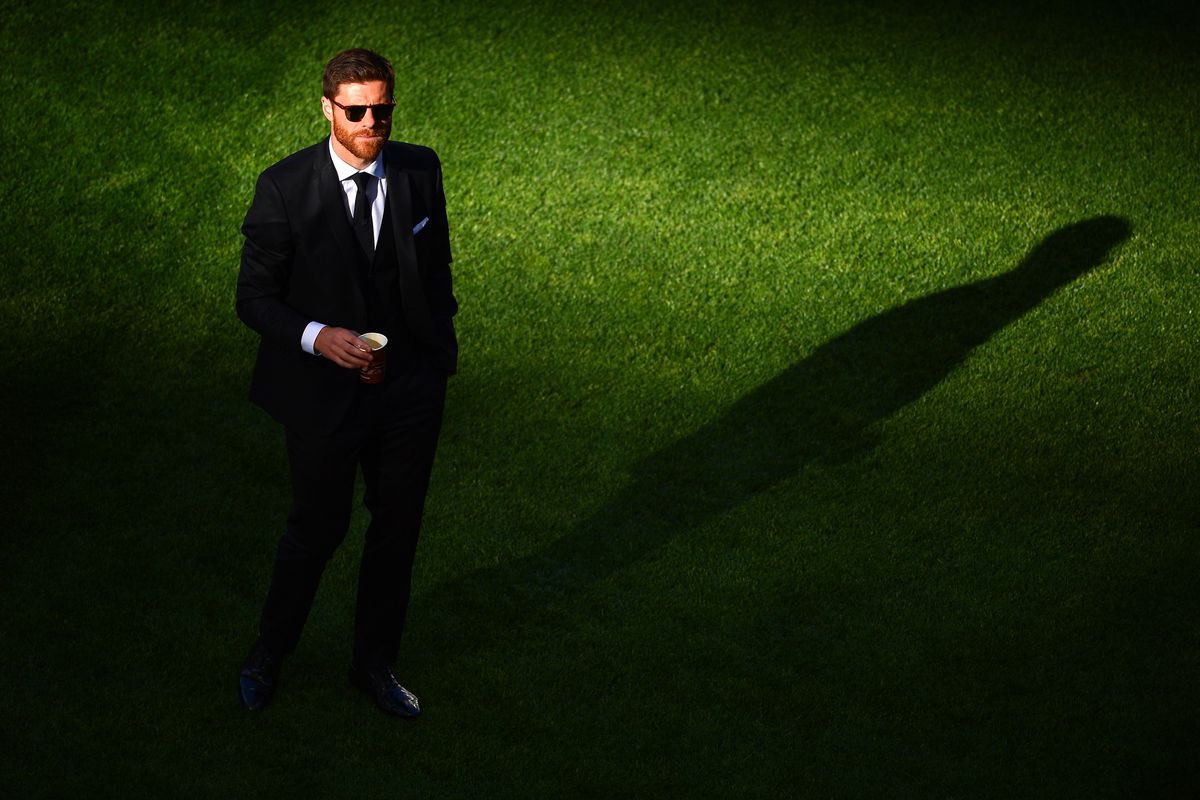 ¿Os gustaría que Xabi Alonso entrenase en un futuro al Real Madrid? 

RT = Si. 
MG = No.