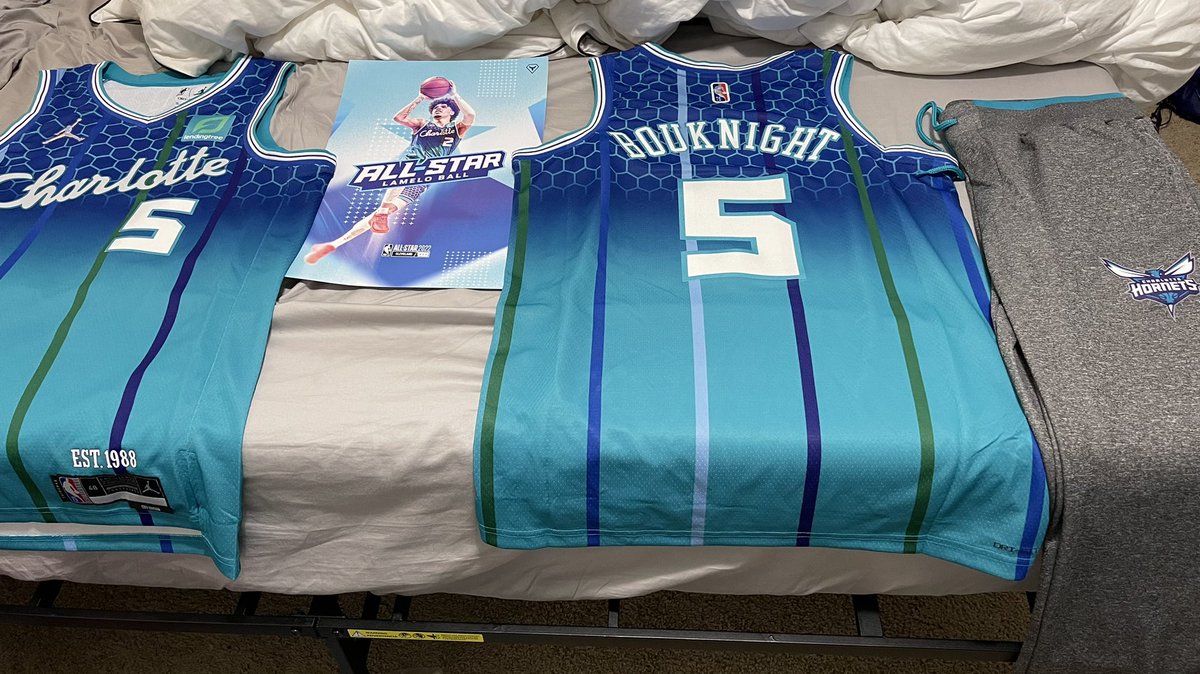 iamaaronchasejr's tweet photo. @benhuncc I swear if I see my guy in street clothes again I’m flipping TF out #FreeBouk @jam3s210 I’m wearing your jersey everyday for the rest of the season and it started last game💪🏾😤#Hornets #AllFly https://t.co/V6pLvKf7xS