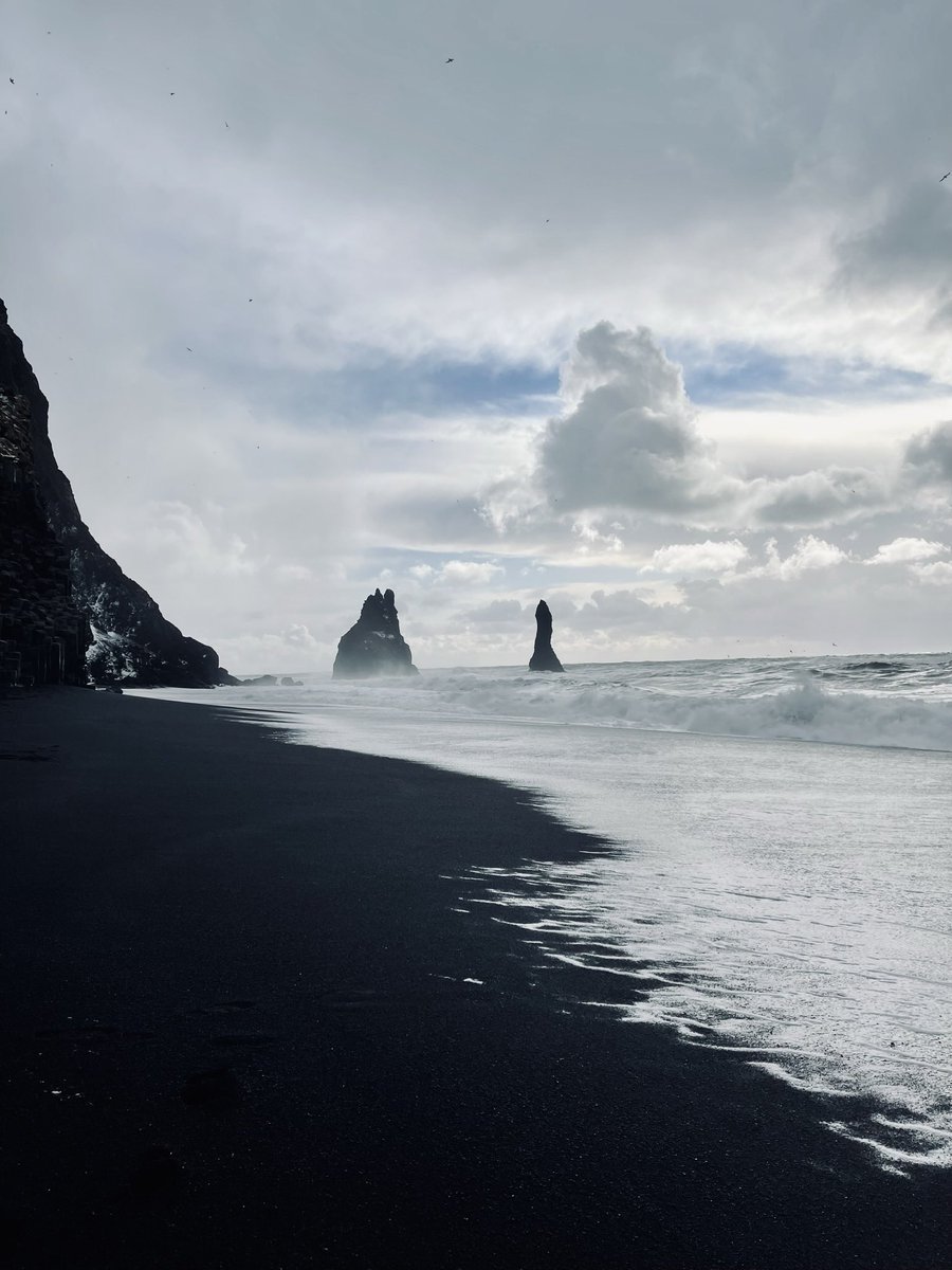 coachKLazarus's tweet photo. I spent the week in the most magical of places. Iceland belongs on everyone’s bucket list. 🖤🇮🇸 https://t.co/4iteE6QED8