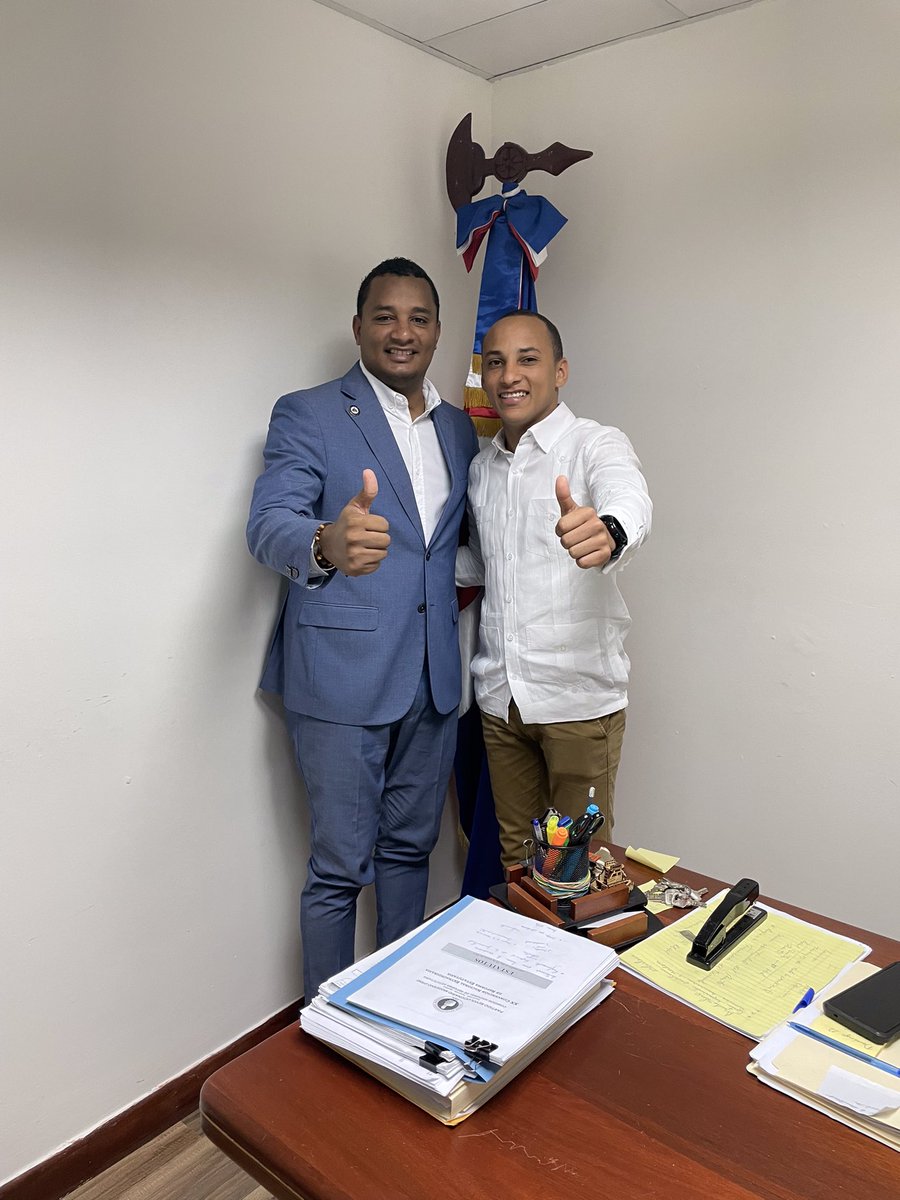 AngeloRamirezrd's tweet photo. La mañana de hoy continuando con nuestra agenda de visitas al liderazgo nacional de la juventud de nuestro partido, JRM, agradecido con el amigo y hermano Joaquín Fernández por recibirnos. #RenovemosLaEsperanza #JRM #PRM #AngeloRamirez https://t.co/iPRKoafvfn