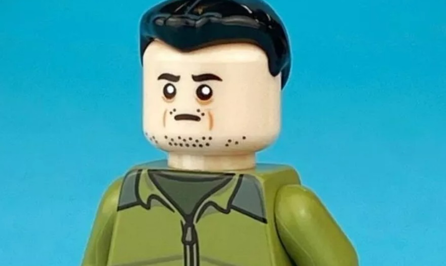 Imitadora de Lego vende figura de Zelenski para recaudar fondos para Ucrania. La empresa que hace imitaciones de la famosa compañía danesa Lego decidió hacer también unas pequeñas bombas molotov. #RHCreativo #Marketing #DesarrolloWeb
acortar.link/W4A3sK