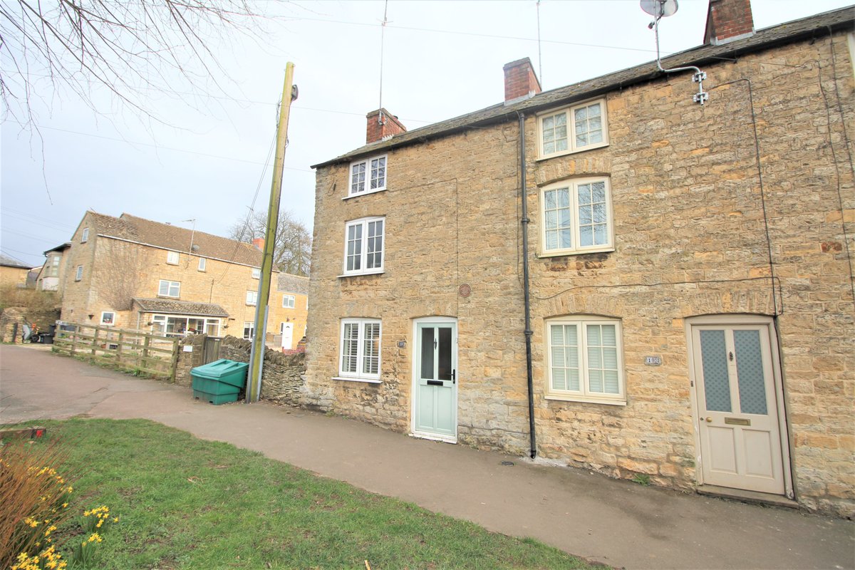 **New Listing To Let**

Rarely available two bedroom period house in the desirable Cotswold village of Chipping Norton.

For further details and/or to book a viewing, please call the lettings team on 01242 386586

#villagelife #cotswolds #tenants #rentalproperty