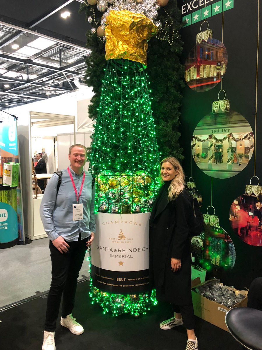 FleetStreetPR's tweet photo. Sun’s out, Fleet Street's out! What a glorious start to the week with a trip down to @HRC_Event at the ExCeL today. Make sure you stop by and say hello to some friendly faces! 🍎🍐🥂🍺🍾
#HRC22 #HotelRestaurantCatering @fourthnews @stintUK @krowdinfo @GroupFetch @VLAM_be https://t.co/8X14EBPiwl
