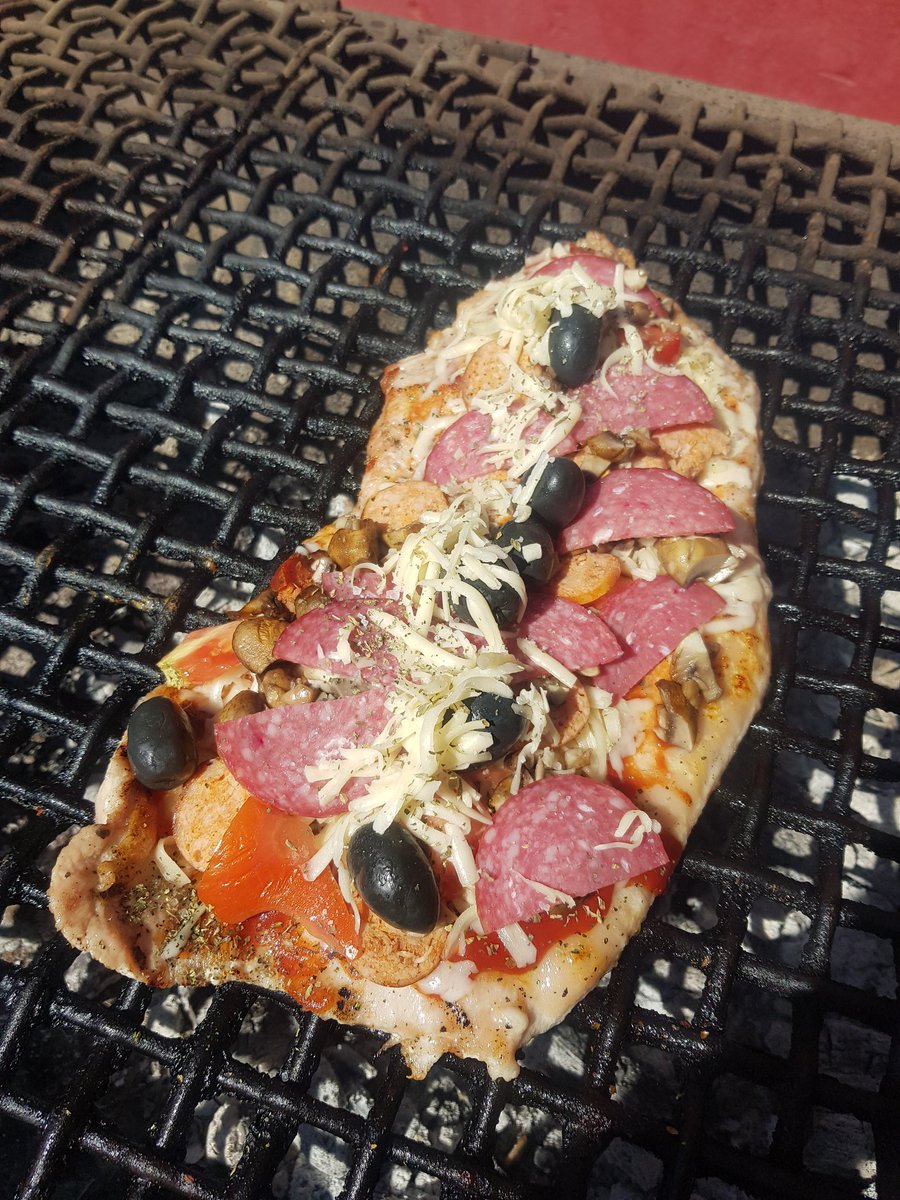 marcofo74's tweet photo. Cuando te gusta la pizza y eres 
#keto, te las arreglas con una malaya de cerdo en lugar de masa. Mira @MetodoGrez , que te parece esta preparación??? #cetosis #grez, pregúntale a @FRANGONZALEZS como quedó... https://t.co/Sse0qZVbbO