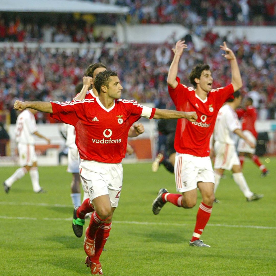 SL Benfica (@slbenfica) on Twitter photo ⚽ O último golo na "Velha Catedral" foi marcado a 22 de março de 2003 por <a href="/simao20sabrosa/">Simão Sabrosa</a>! ❤️🤍
#EPluribusUnum ⚽ O último golo na "Velha Catedral" foi marcado a 22 de março de 2003 por <a href="/simao20sabrosa/">Simão Sabrosa</a>! ❤️🤍
#EPluribusUnum