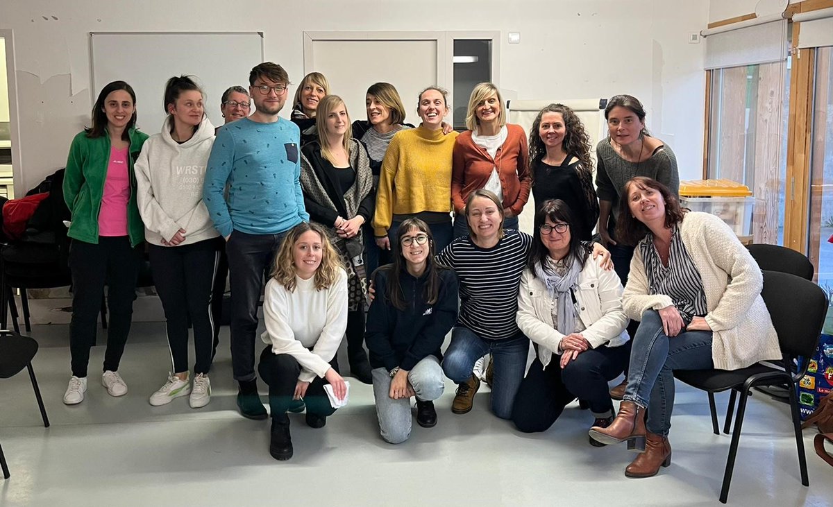 [#PetiteEnfance]
👥 Du 21 au 25/03 à Gex : séminaire petite enfance franco-allemand-italien sur l’aménagement des espaces de jeux au service du projet pédagogique.
🤲 17 participant.es, dont 8 salarié.es Léo Lagrange petite enfance présent.e.s !
<a href="/ofaj_dfjw/">🇫🇷 OFAJ_DFJW 🇩🇪</a>
