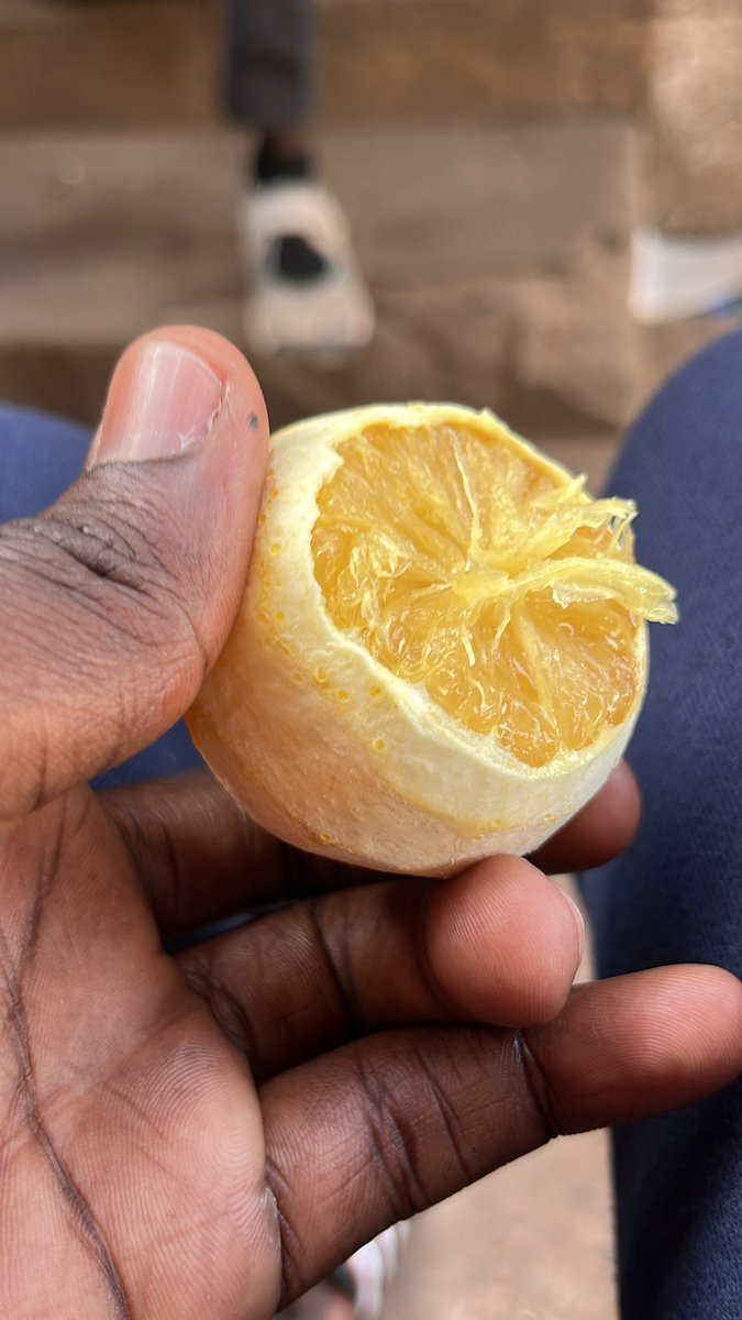 Sweet orange 🍊 fruit in my motherland The Gambia 🇬🇲
