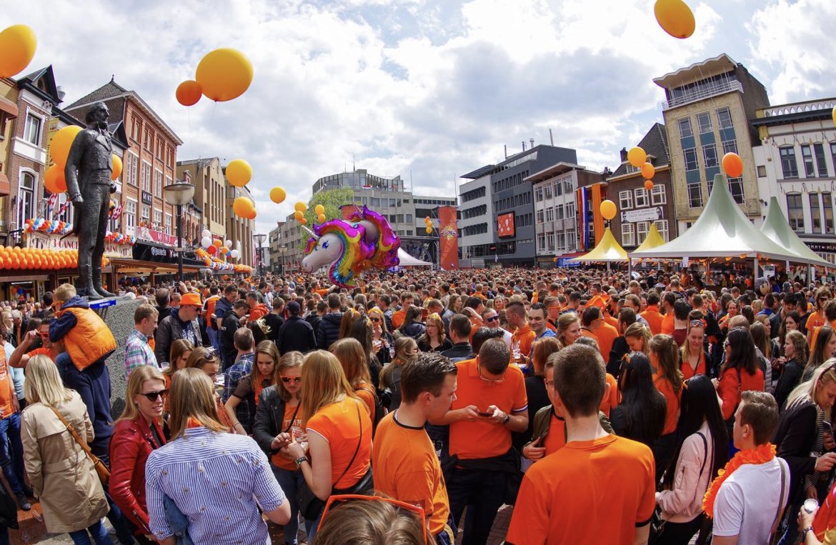 Wij zijn op zoek naar een Projectmanager Evenementen met sterke organisatorische kwaliteiten.
Beschik jij over leiderschapskwaliteiten, sta je stevig in je gympen en heb je een passie voor events? Lees snel verder ! eindhoven247.nl/nl/contact/vac…