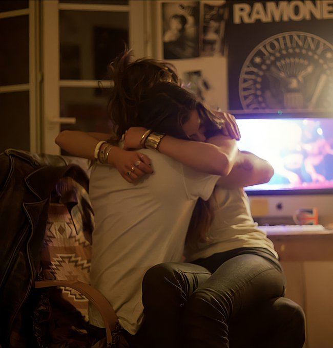 ItsBaeFeelings's tweet photo. I need a hug, a long, tight hug. https://t.co/z4EBTCYfKS