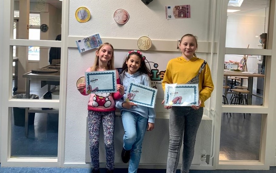 Hoe krijg jij je spaarvarken eerder vol? In de #WeekvanhetGeld zijn er allemaal leuke activiteiten bij de Capelse #KinderLabs. Doe mee! Ook je vader of moeder ;))
ow.ly/Roja50IojFs
@Capelle_IJssel