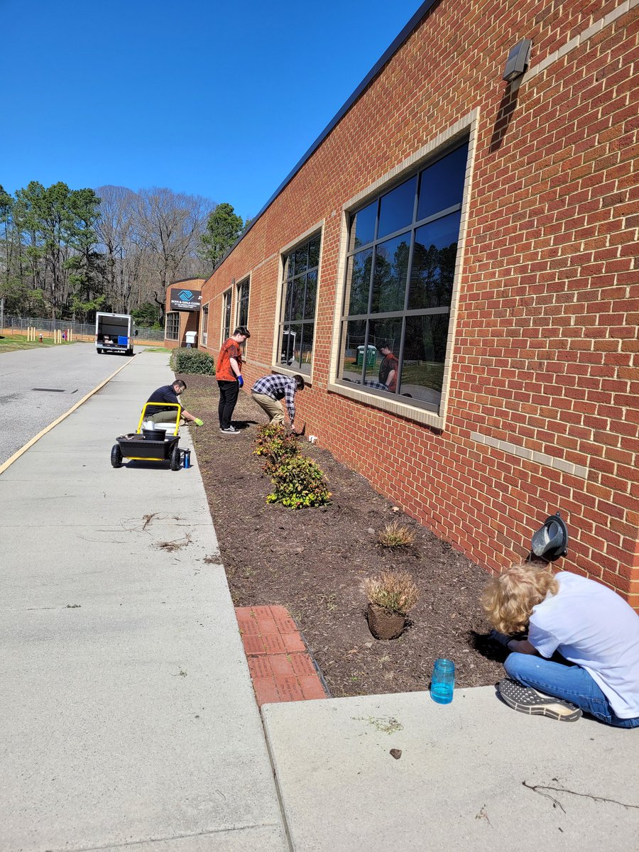 Service starts at home! One of the many projects being worked on by the @york_river_acad Service Learning class. Wheelbarrows full of weeds have made way for a beautiful front entrance. @YCSD