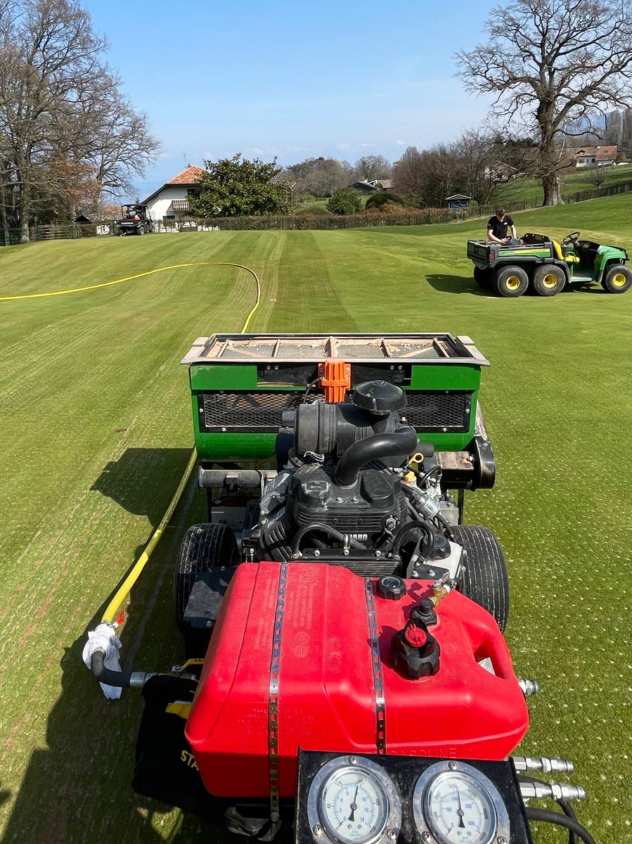 IntoGrass tweet media