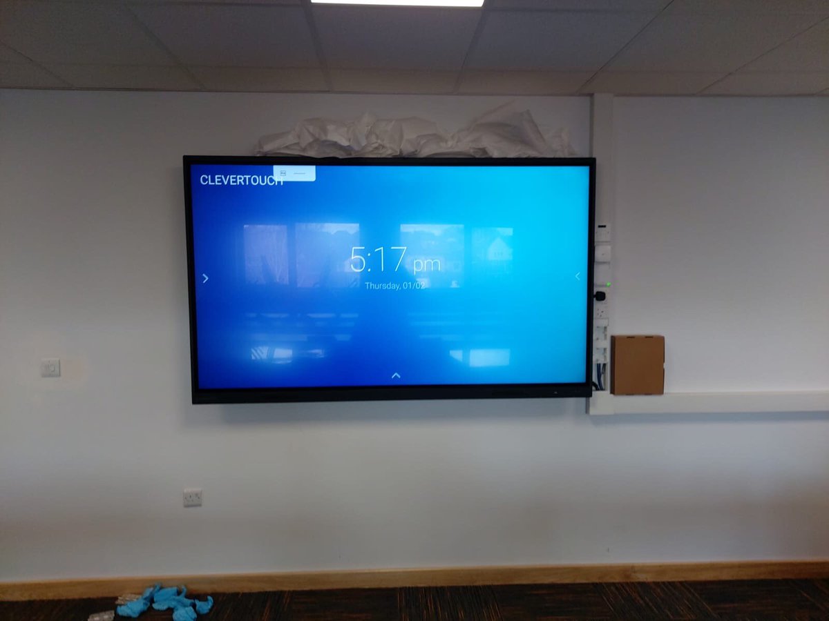 formwifi's tweet photo. AV large screens installed 👍 cool interactive features 👍 https://t.co/NPT8fsu8II
