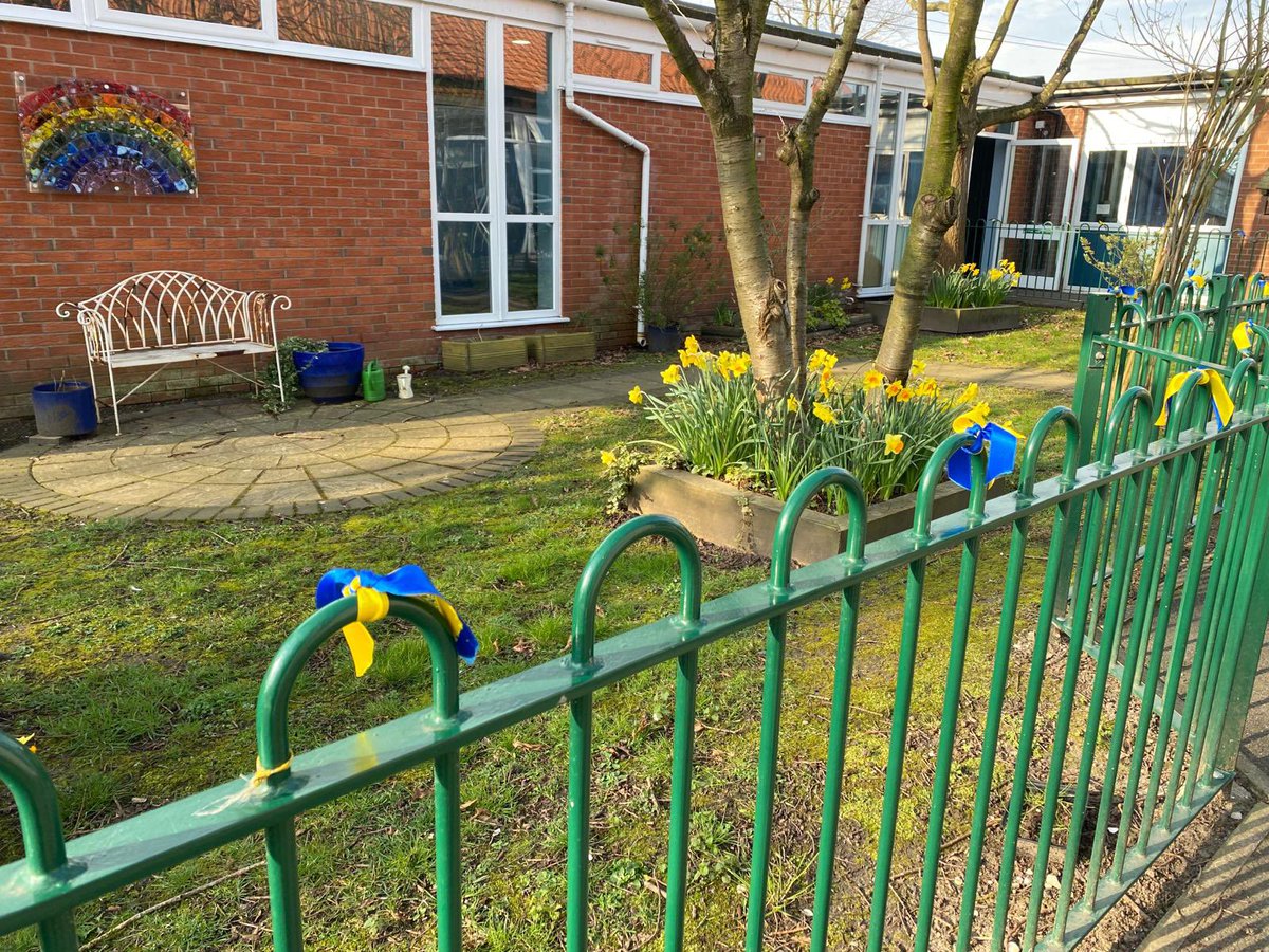 StAnnsRainhill's tweet photo. Following on from Mrs Rโs worships about Ukraine and childrenโs rights, our Values Ambassadors dressed our Memorial Garden in blue and yellow to show the people of Ukraine are in our thoughts and prayers #ChildrensRights #Ukraine #ValuesAmbassadors @NW_LP @the3saints https://t.co/VxF5U3lL3I