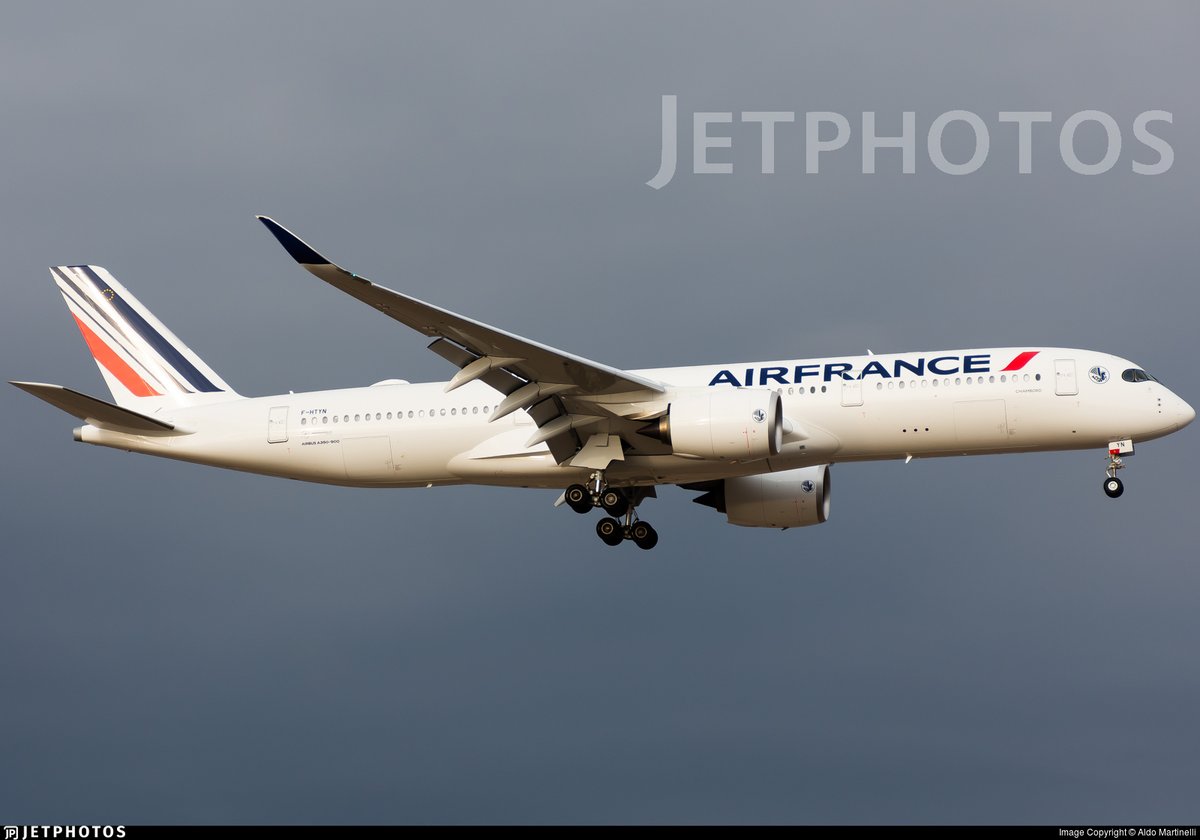 JetPhotos's tweet image. An Air France A350 landing in Lima. jetphotos.com/photo/10512613 © Aldo Martinelli