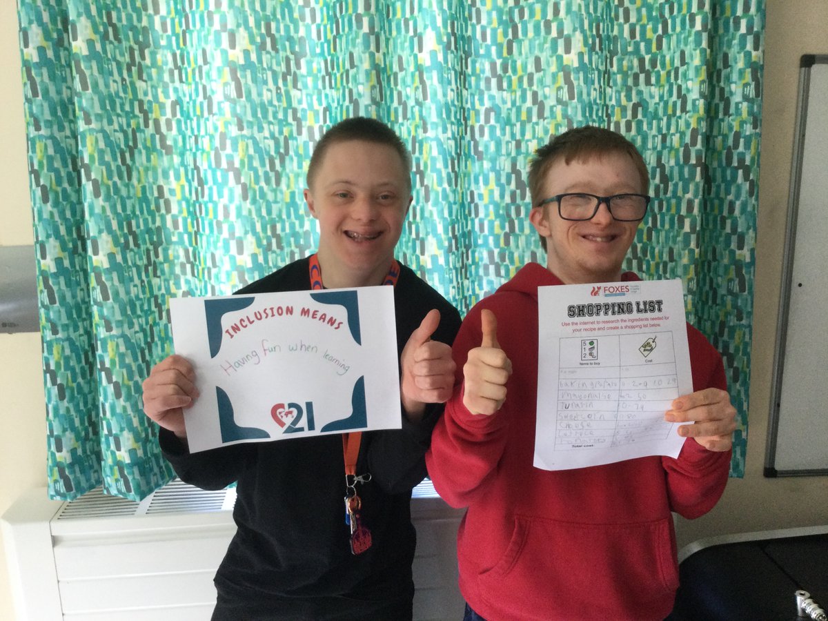 Students from Aurora Foxes tweet media