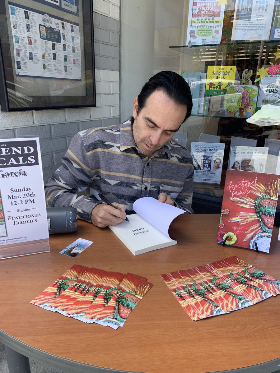 btaylorgarcia's tweet photo. Thank you @warwicksbooks for your partnership to promote #FunctionalFamilies! BIG 👏 for the #WeekendsWithLocals program! I had a great time chatting with people about my book and making more friends at your fine store! And selling some copies was great, too!! https://t.co/6VT3JN2037