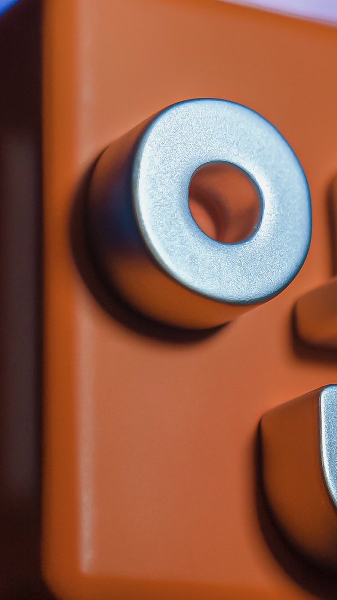 What if Mojos popped into our Reality…👀 🪄 ✨ 🤖 #mojogalaxynft #nftart #NFTCommunity