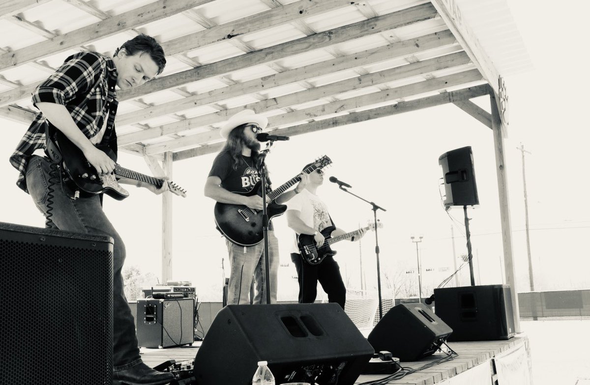 porter_shayne's tweet photo. We had a blast this weekend at @SpindleTap Houston, Tx #TexasSoul #ShadyTrees https://t.co/icn7PknK40