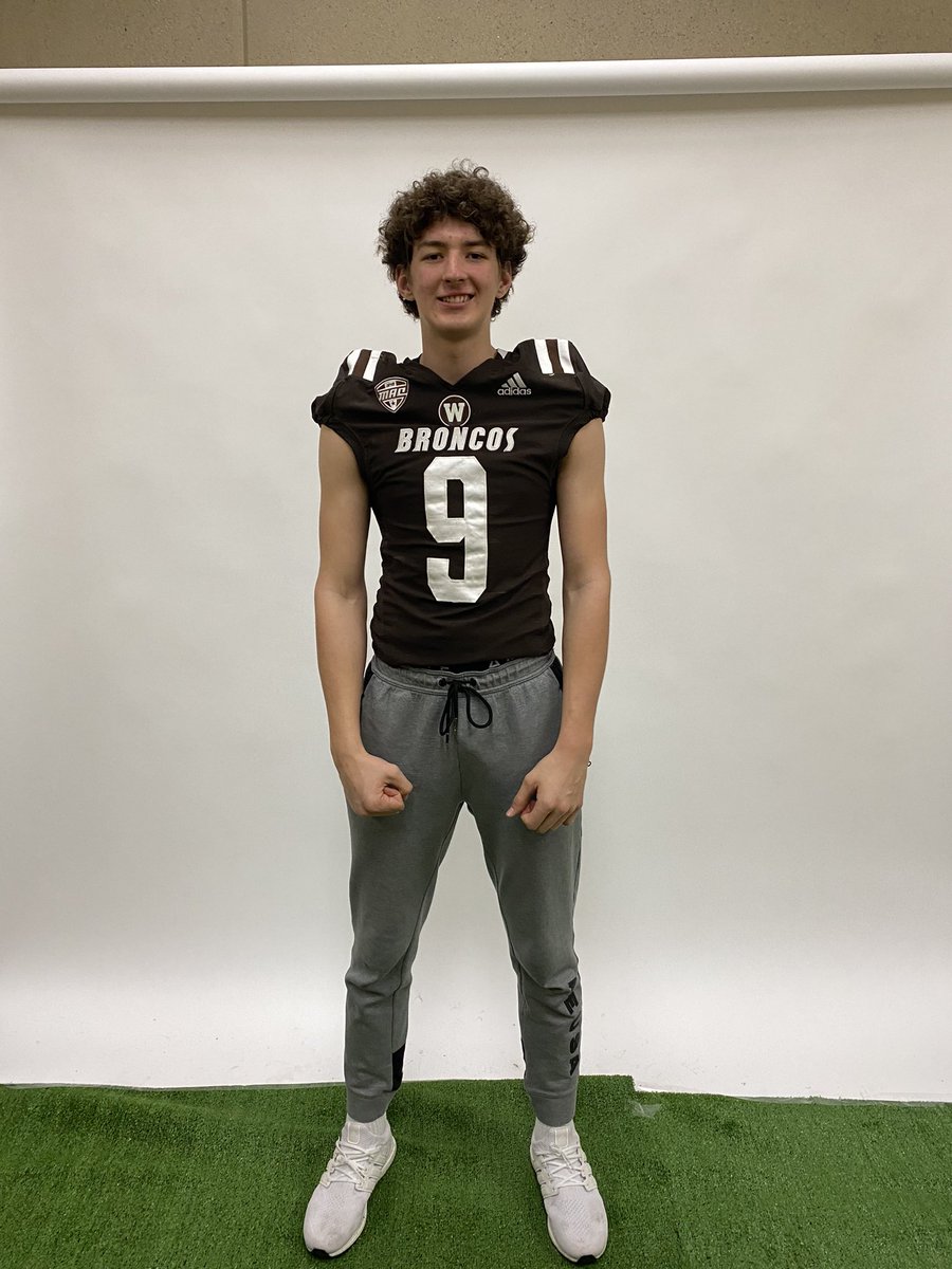 Great day at WMU!! Thanks for having me <a href="/CoachTimLester/">Tim Lester</a> <a href="/CoachJeffThorne/">Jeff Thorne</a> @WMUCoachEspo <a href="/CoachEricEvans/">Eric Evans</a> <a href="/CoachKenneyWMU/">Bill Kenney</a>