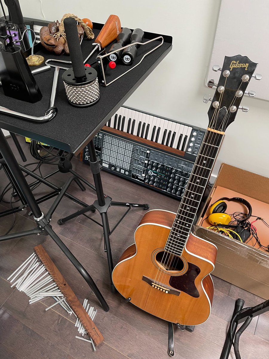andrewhuang's tweet photo. Music equipment is so awkwardly shaped and hard to store, why couldn't I have gotten into something more manageable like collecting tea towels https://t.co/OrSVpAPZOV