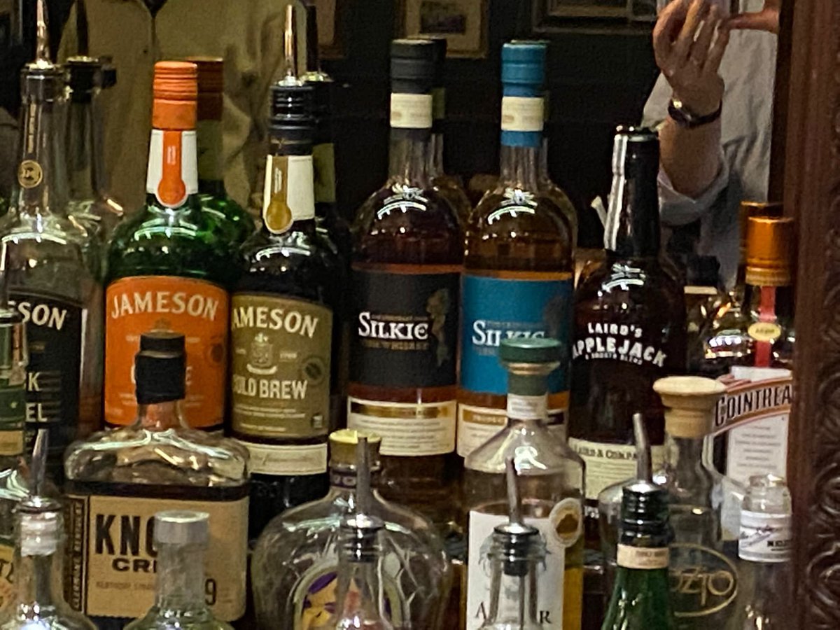 moikayd's tweet photo. @EmmetsBoston It’s lovely to see the bottles of Silkie which have made their way from Carrick xx #silkiewhiskey #irishwhiskey #bestbottlingteam #donegal #smokyirishwhiskey https://t.co/nheTGyiaQc