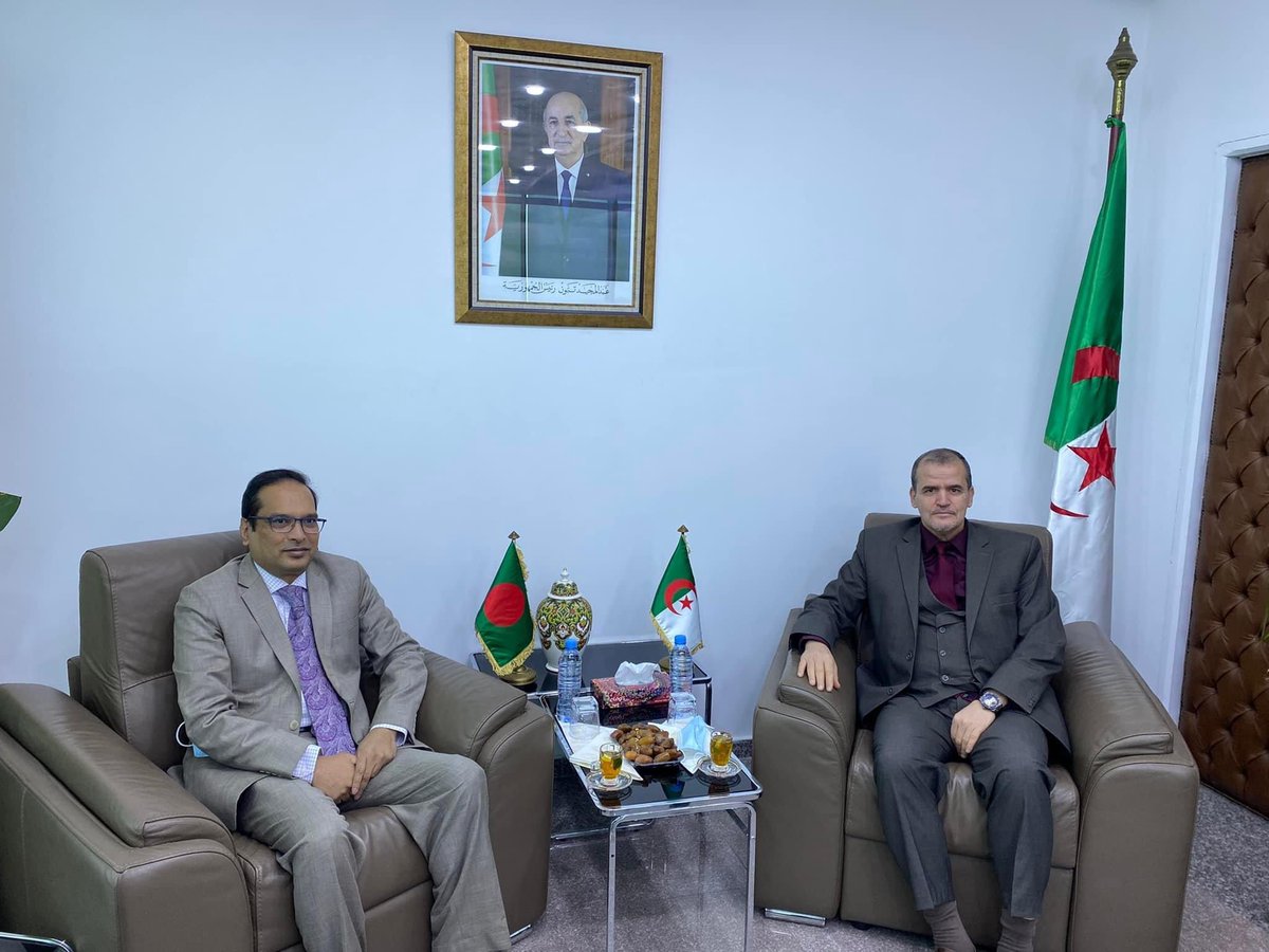 🔴#الجزائر🇩🇿…وزير التجارة وترقية الصادرات كمال رزيق يتحادث مع سفير #بنغلاديش حول سبل ترقية العلاقات الثنائية.
bit.ly/3D3qXeu