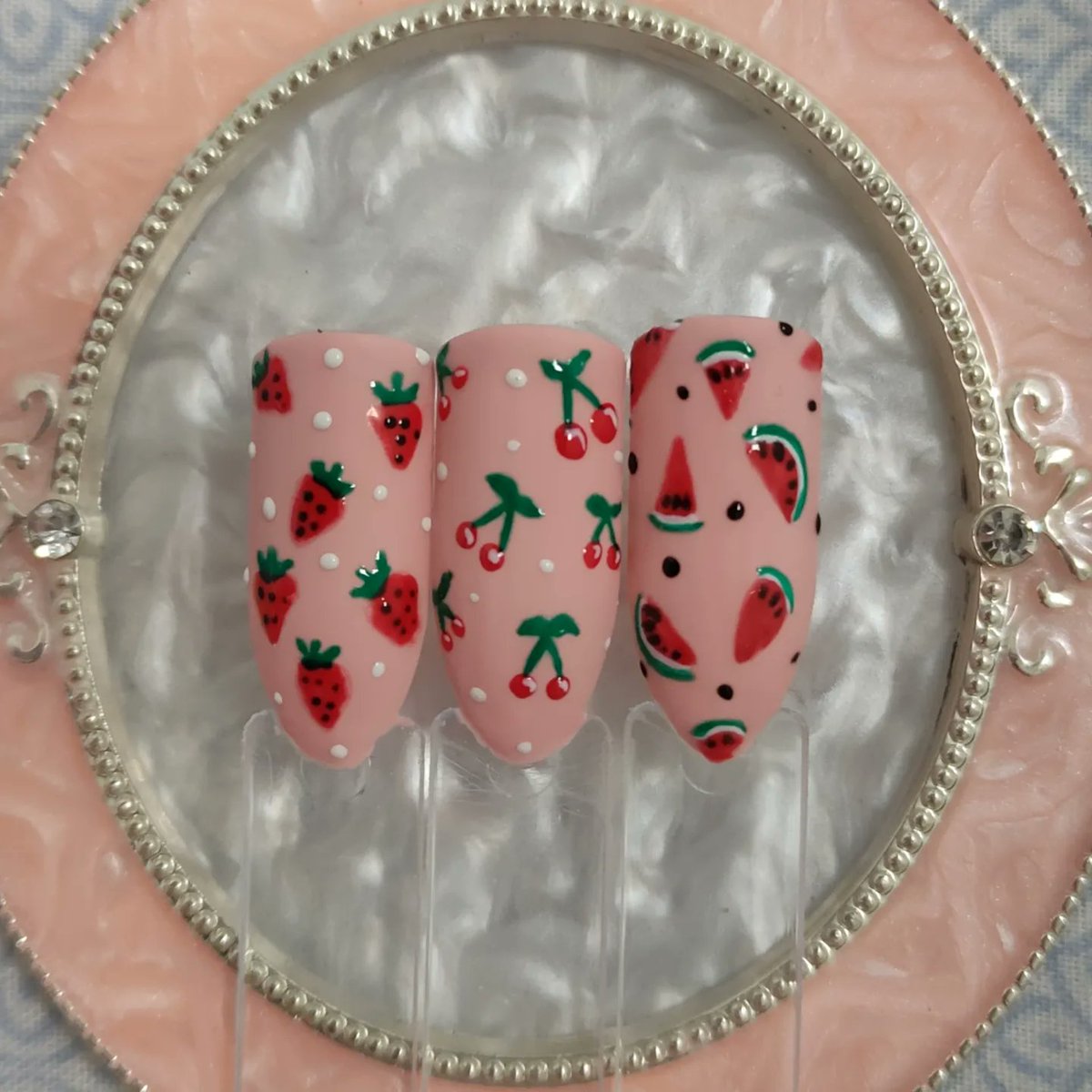 De frutitas va la cosa pues! 🍓🍒🍉
#nails #fruit