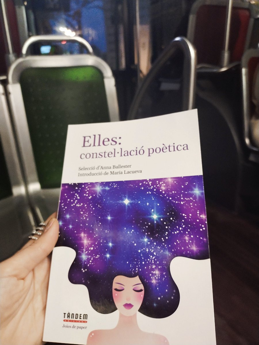 MariaRosellG's tweet image. Llibre recomanadíssim.
#Diamundialdelapoesia @tandemedicions