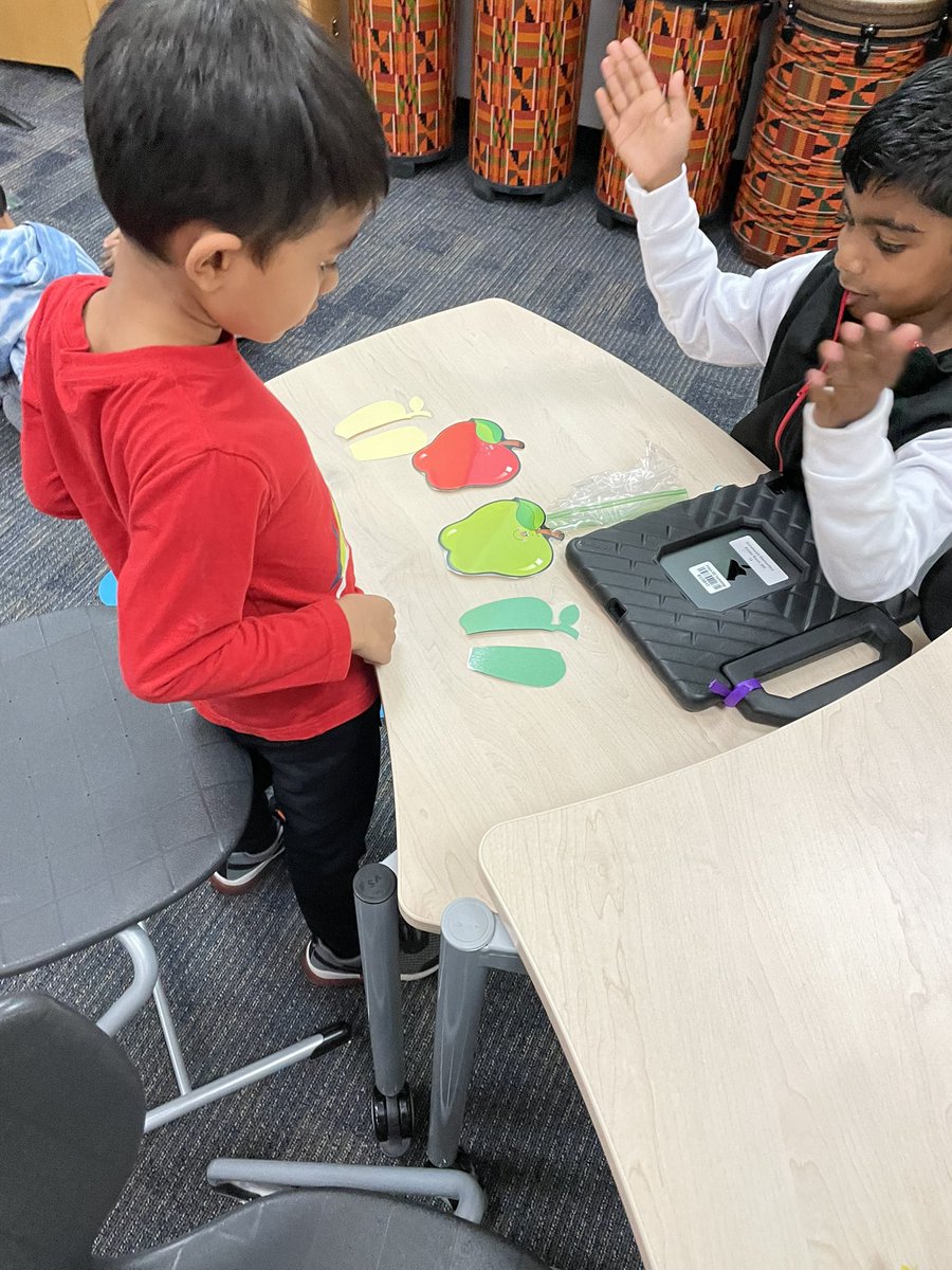GunstreamMusic's tweet photo. Here’s @GunstreamFrisco kindergartners working hard on their 1 and 2 sound patterns.  @friscofinearts https://t.co/ZmjR76xZML