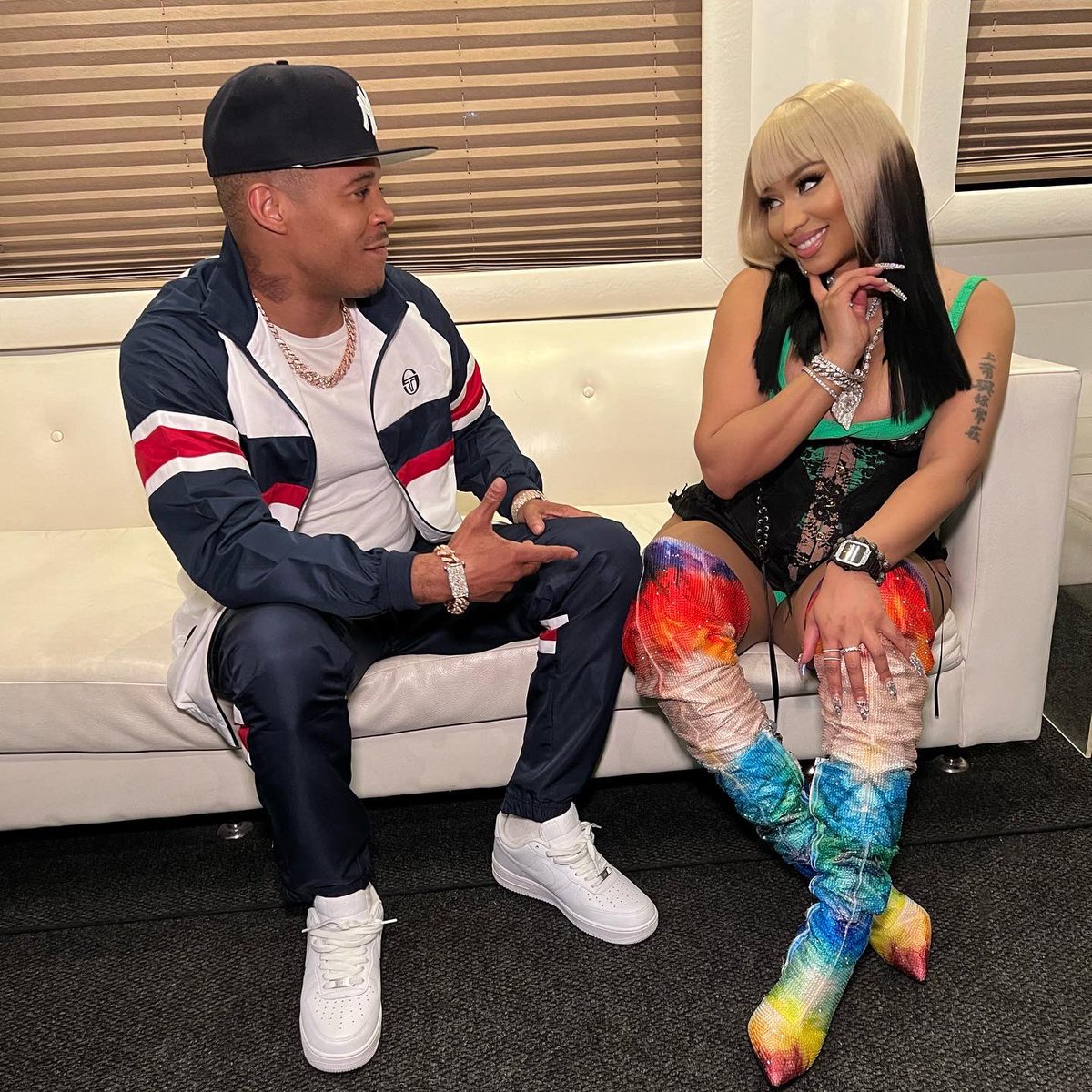 NICKIMINAJ's tweet photo. 🎀 Ken &amp; Barbie 🎀 https://t.co/Q92IqqeUlH