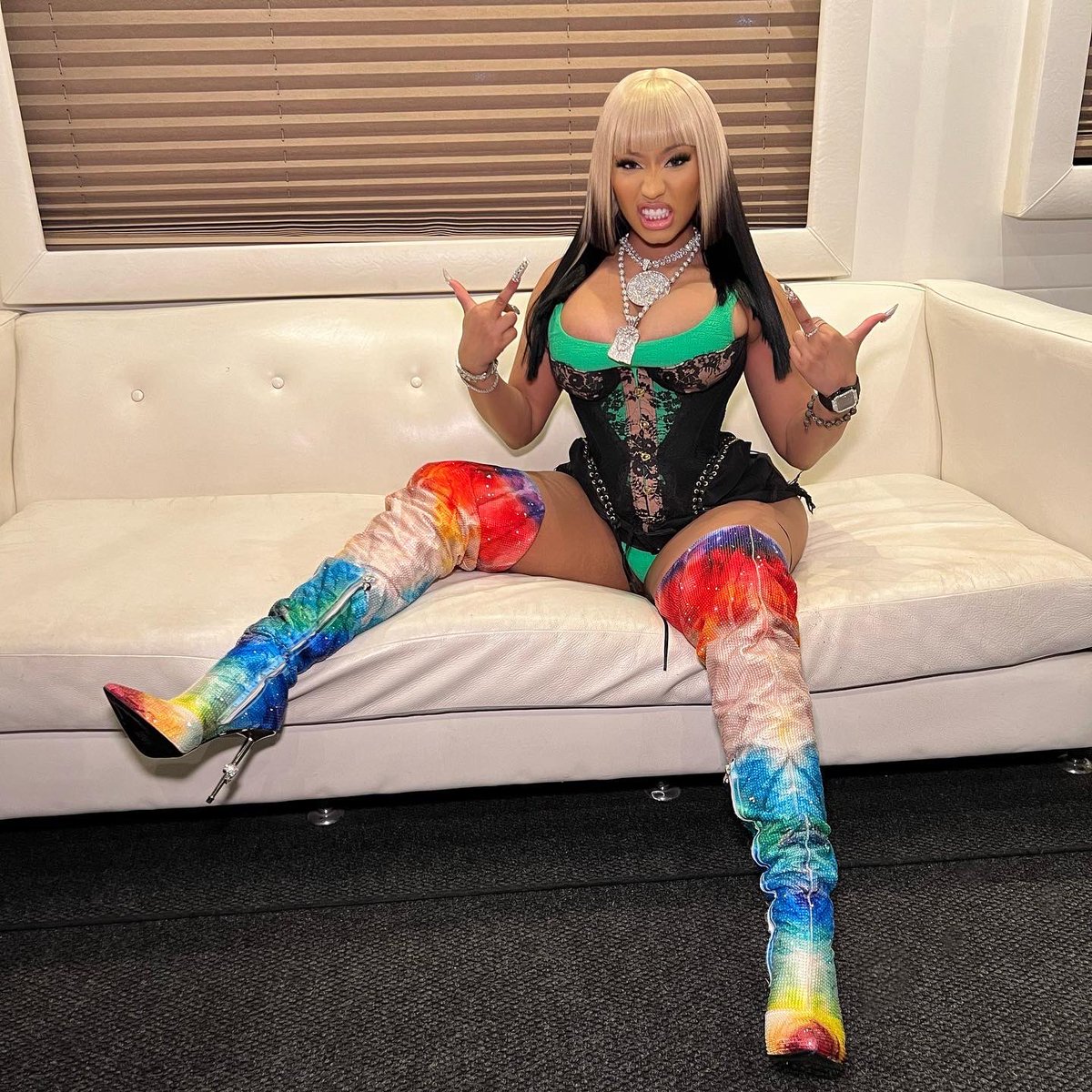 NICKIMINAJ's tweet photo. 🎀 Ken &amp; Barbie 🎀 https://t.co/Q92IqqeUlH