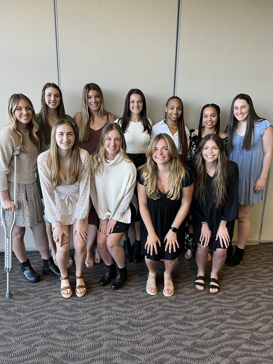 LindenwoodWBB's tweet photo. We had a great time celebrating our three seniors this weekend. Thank you @ellenmccorkle @hennny8 @JuliaRuzie22 for everything you’ve done for this program. We wish you the best in your next chapter! Once a Lion always a Lion 🤩🦁💛

#oneroar https://t.co/ScsOr1yxEu