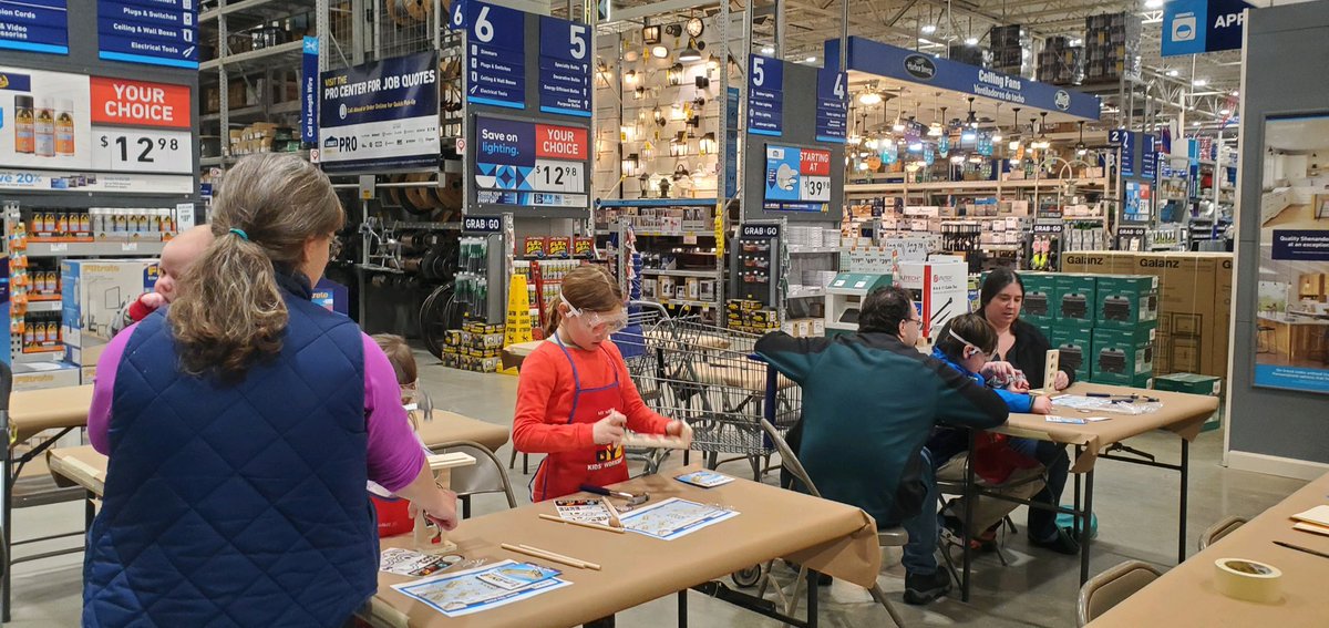 Lowes0560's tweet photo. Great time this weekend at 560 with Kids Builds back in store!! https://t.co/AEB5Um1LFy