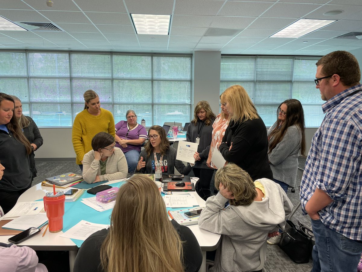 My heart exploded today when two of my favorite campuses collided!  Digging deeper into think alouds‼️ #readingisthinking #comprehensionstrategies @HumbleISD_WCE @HumbleISD_WHE