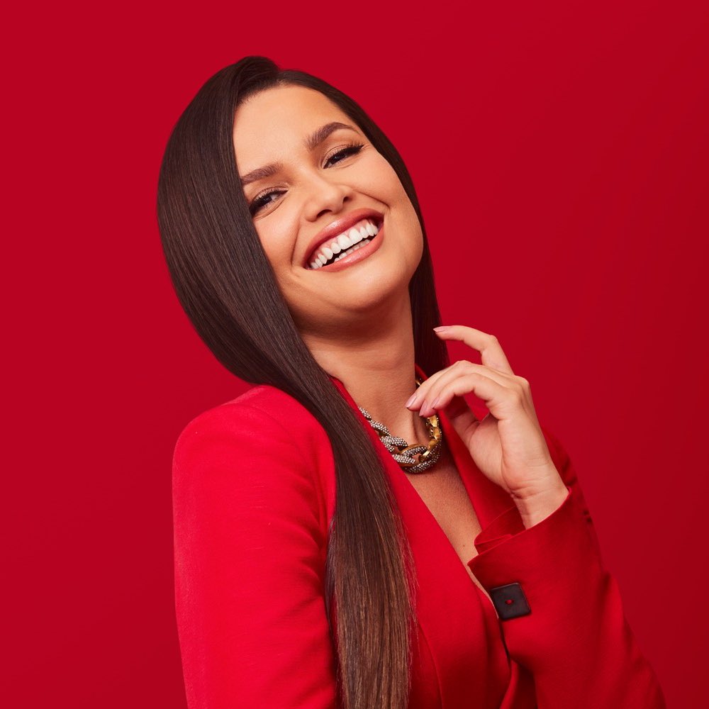 americanas's tweet photo. olhando pra essas imagens você promoveria a minha embaixadora a big boss das ofertas? 🥺🤏

#JulietteNaAmericanas #BBB22 #AmericanasNoBBB https://t.co/zfTLtSo7kF