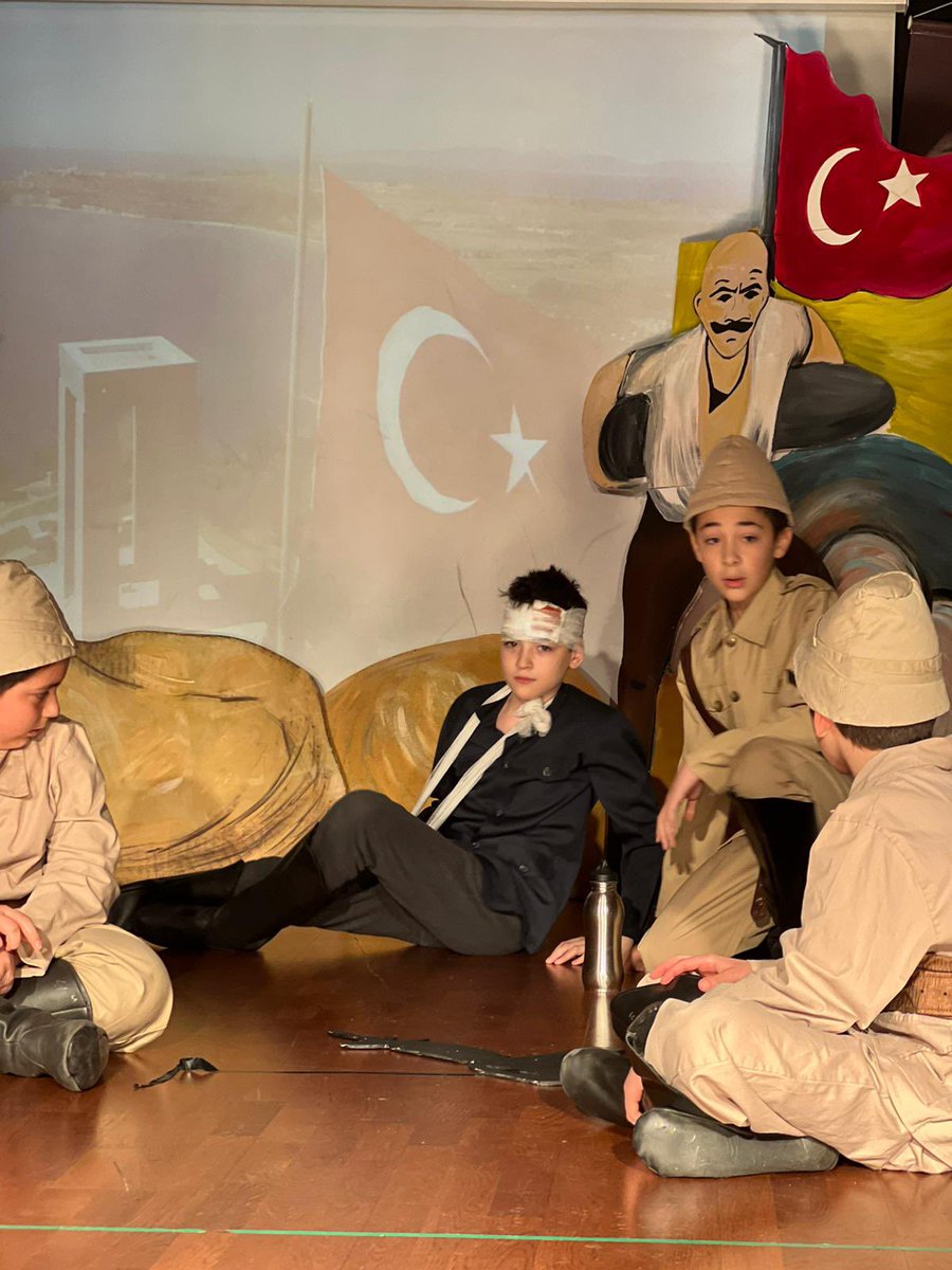 “Çanakkale Geçilmez” piyesimizden kareler✨

<a href="/EnisEryaman/">Enis Eryaman</a>  <a href="/cigdemmolla/">Dr. Çiğdem Mollaibrahimoğlu</a> <a href="/AYSUNGUZELYURT/">Aysun Güzelyurt Kılınç</a> <a href="/muratyllmaz78/">muratyılmaz</a> <a href="/haticekasal_/">Hatice</a>