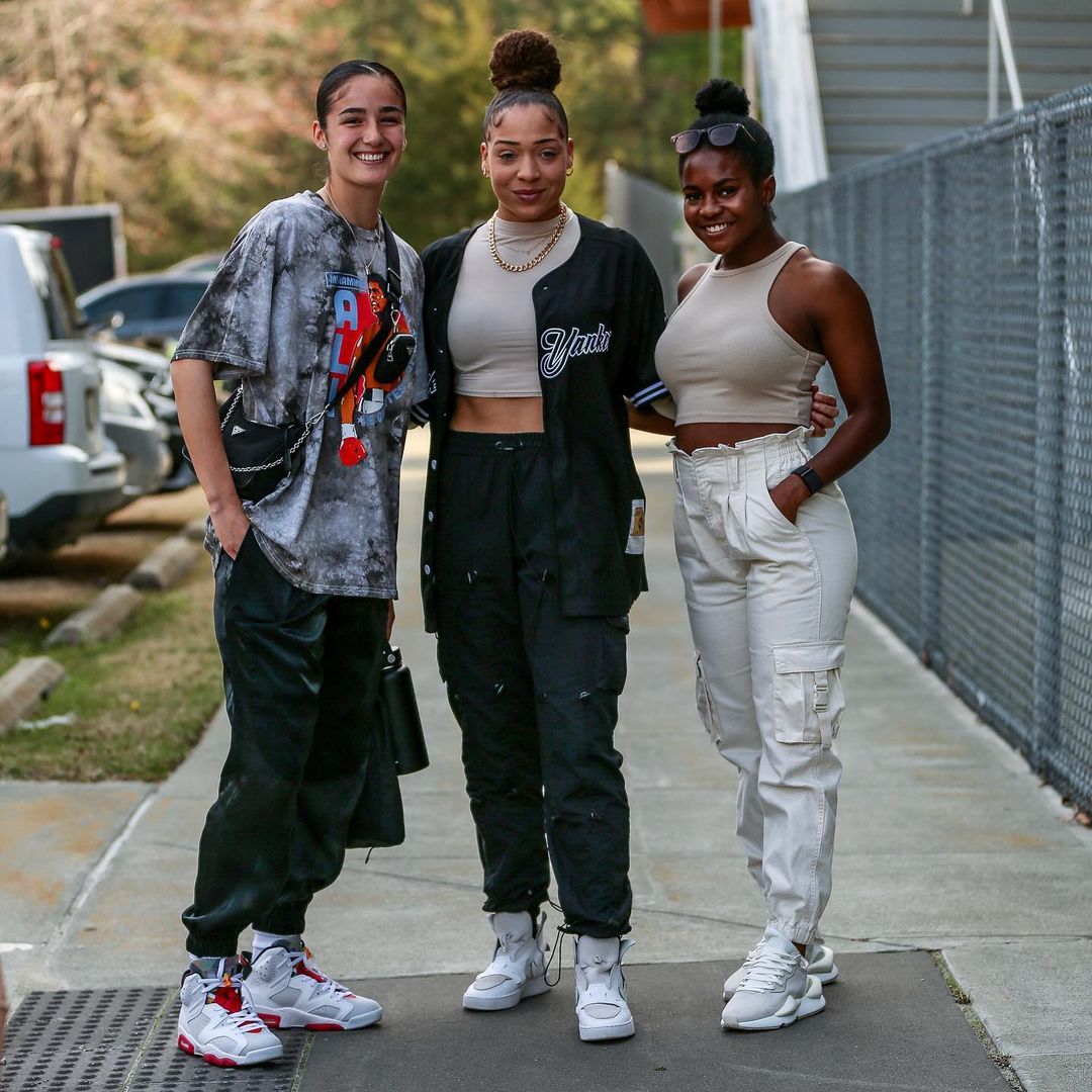 GQSports's tweet photo. .@NWSL fits are back 🔥 https://t.co/1oElAxLR8J