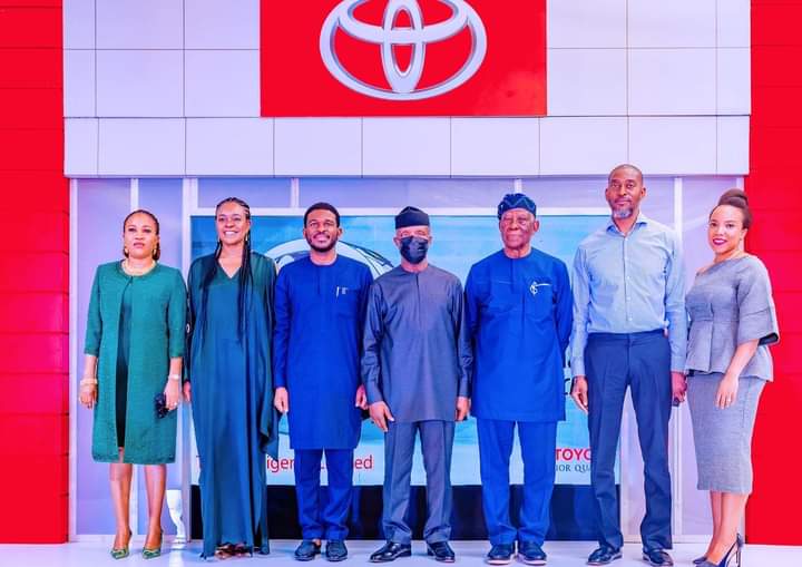 OSINBAJOSOUTHWG's tweet photo. Vice President Yemi Osinbajo SAN commissions the Toyota Service Centre in Oshodi, Lagos State. 21st March, 2022.

APC... Sustain The Change...
#OSG
#PYO4President2023 
#OSINBAJO SOUTH WEST GROUP (OSG)
✍️✍️✍️ https://t.co/CE0tpp8MZ5