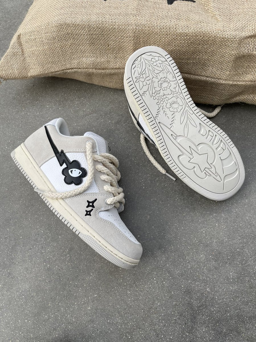 davrilsupply's tweet photo. New f*ckg drop !
Jeudi 31 Mars 19h00 https://t.co/2815KnjS3d