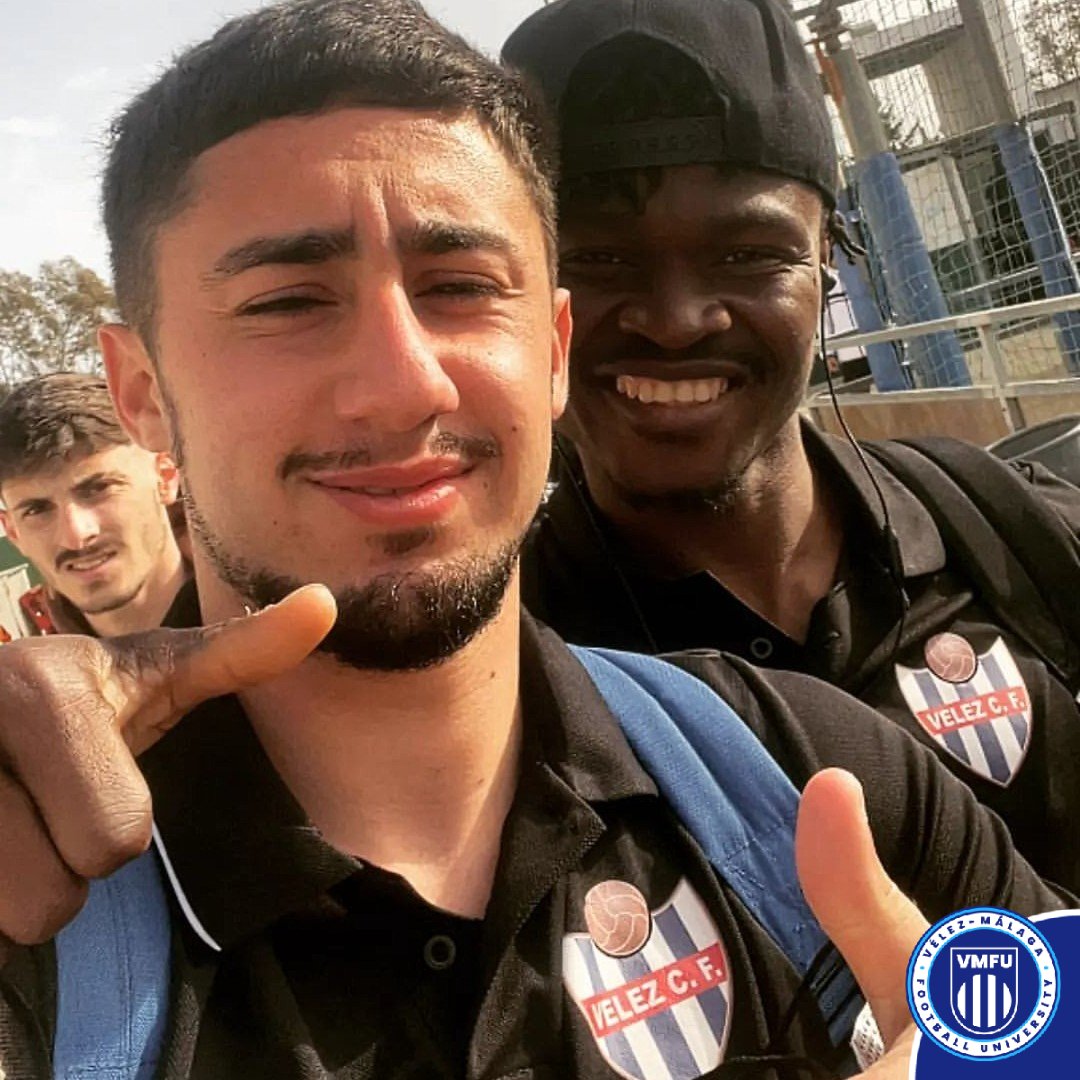 🗣️ Some call it football, we call it happiness 😀👍

ℹ️ vmfootballuniversity.com

#VMFU #PuttingTheoryIntoPractice
🔵⚪🔵⚪🔵