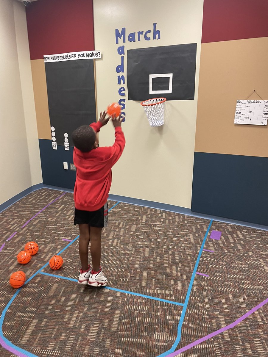 Staerkel1st's tweet photo. March madness in first grade! https://t.co/qyvFbi4KkK